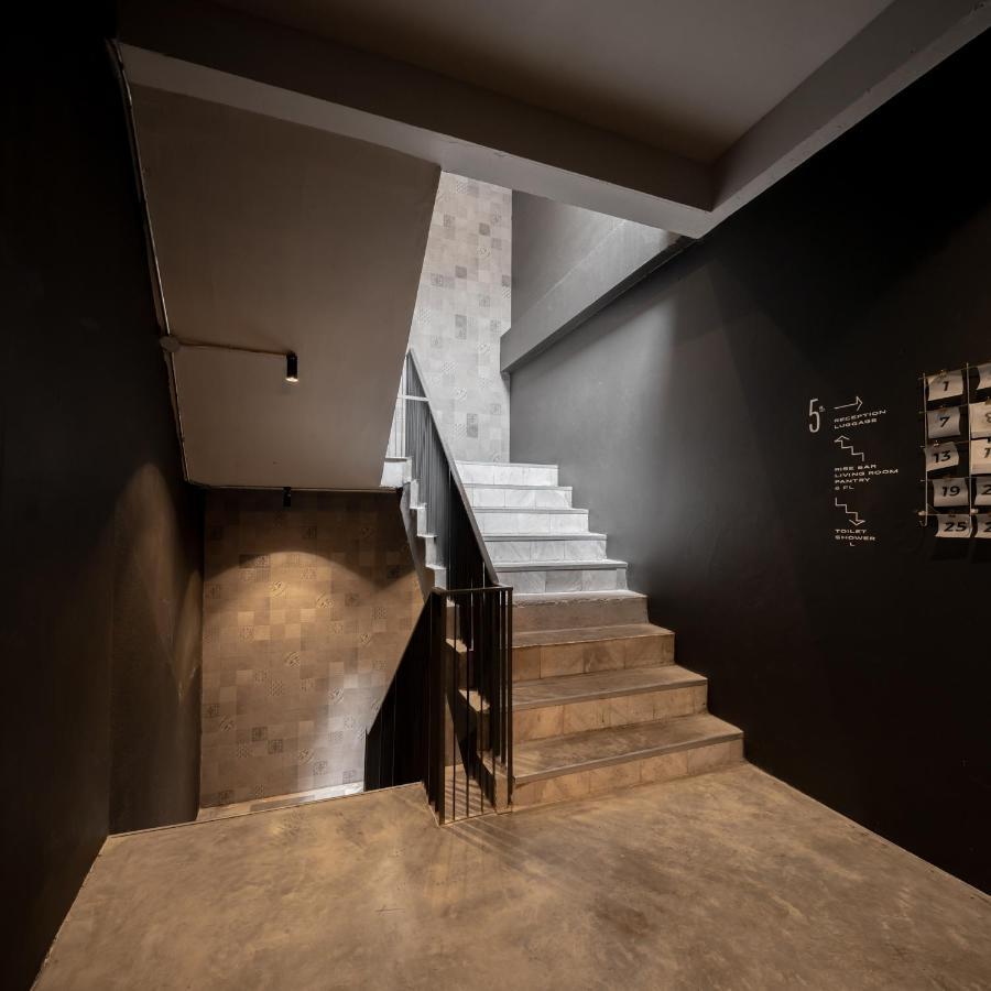 Luk Hostal